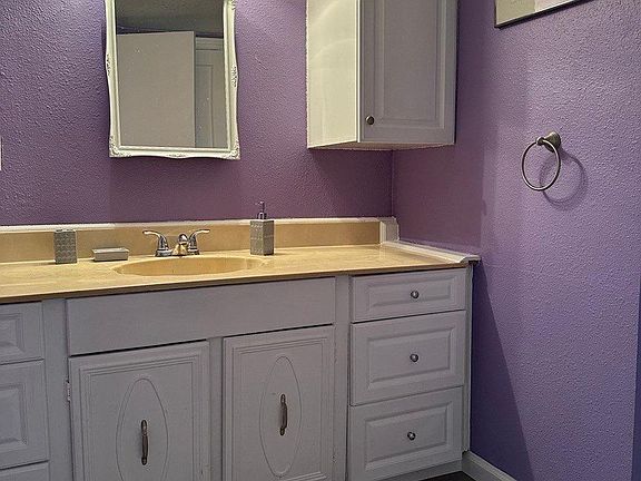5th image of 345 Vesta Cir