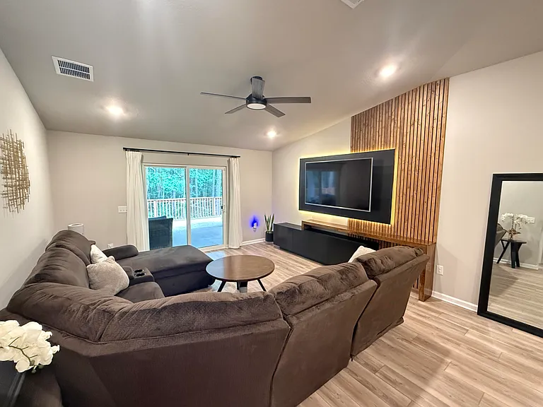 7005 Liberty St — Photo 15