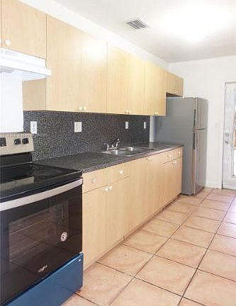 4th image of 10103 W Indigo St #10103