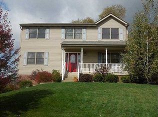 155 Rustic Ridge Dr, Pittsburgh, PA 15239