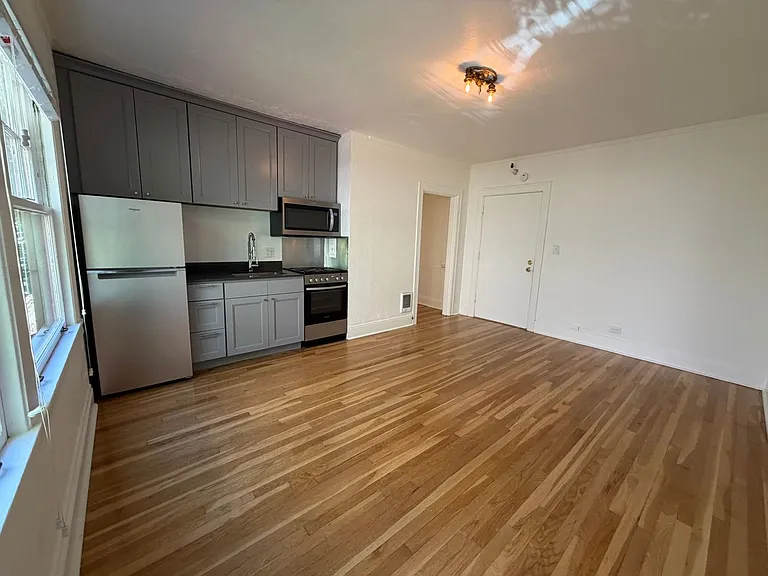 Greenway Apartments — Photo 8
