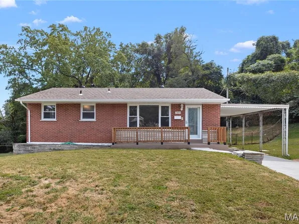 7304 Esterbrook Dr, Saint Louis, MO 63136