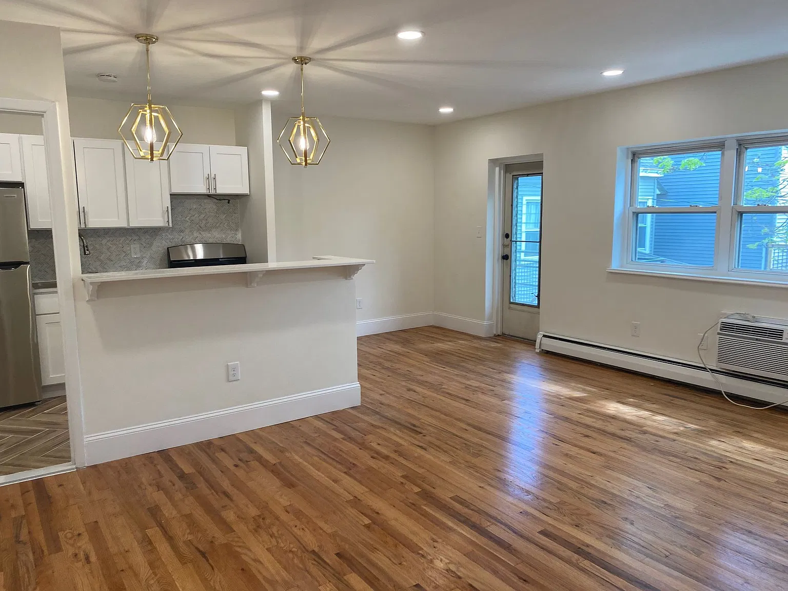 43 Cottage — Photo 1