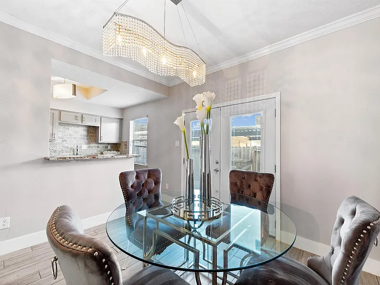 7700 Creekbend Dr #30 — Photo 9