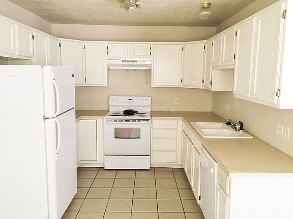 3rd image of 1514 NW Dearborn Ave APT A