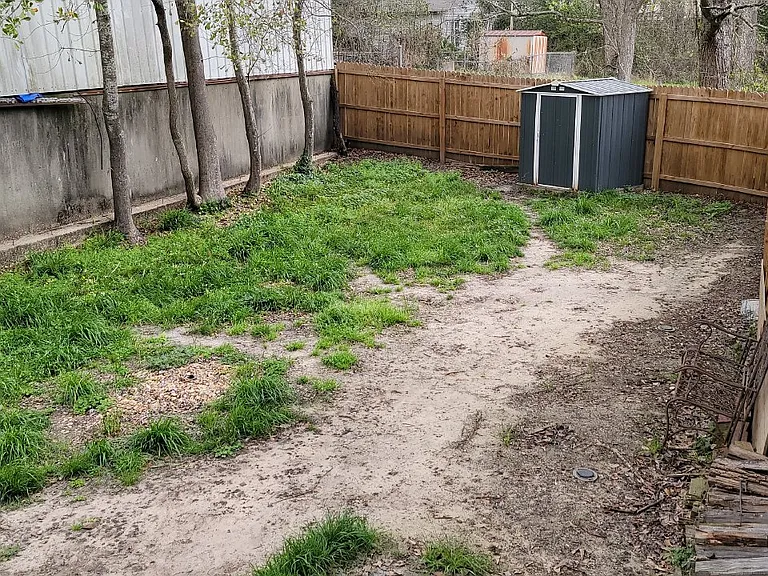 100 E Maggie St — Photo 12
