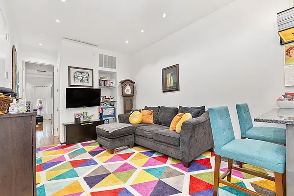 Rented by Pleasant Properties Real Estate LLC | media 5