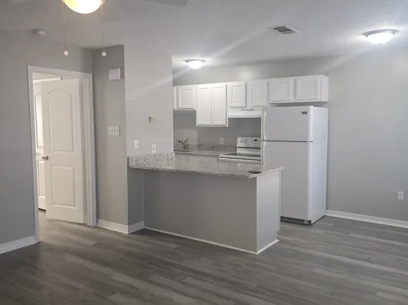 Barry Ct. Apartments