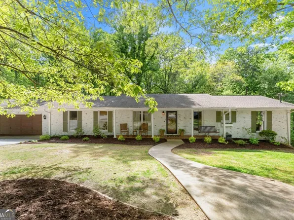 1407 Woodland Cir, Gainesville, GA 30501