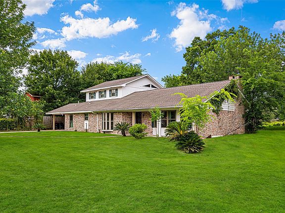 3rd image of 102 Crestway Dr