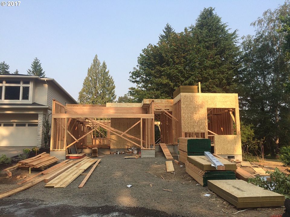 2nd image of 12851 SW Parkdale Ave