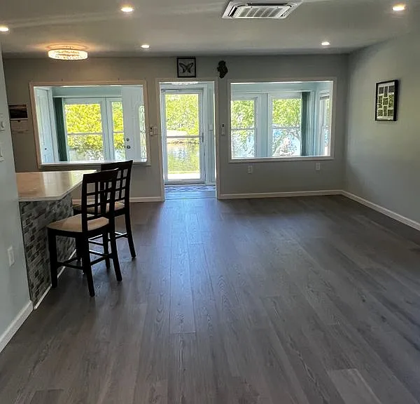 106A Edinburgh Ln — Photo 2