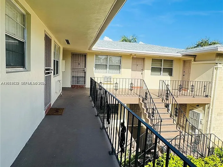 1755 NE 116th Rd #17 — Photo 9