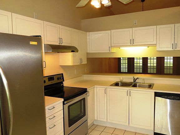 3rd image of 1071 Oak Forest Cir