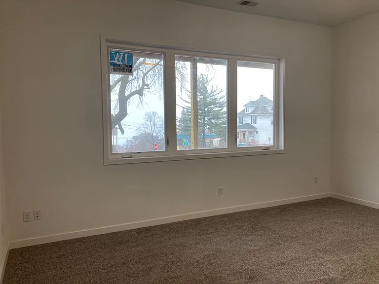 614 N 7th Ave E — Photo 15