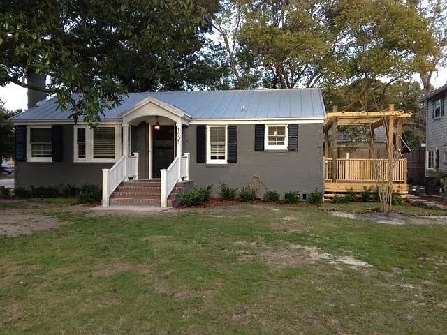 1805 Naldo Ave — Photo 1