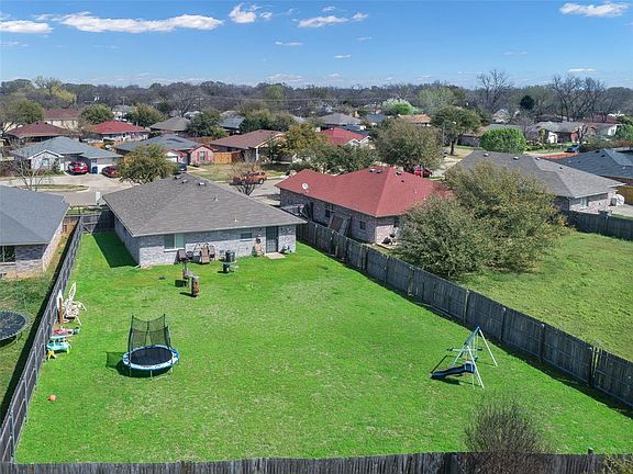 3rd image of 6930 Rosalinda Ln
