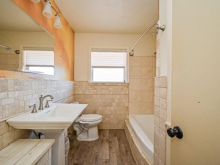 2821 Eastgrove Ln — Photo 13