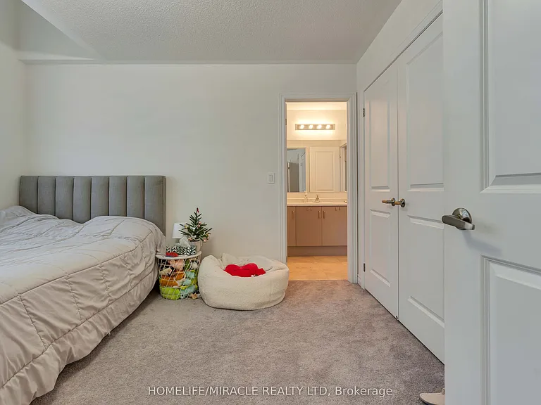 1429 Davis Loop — Photo 23