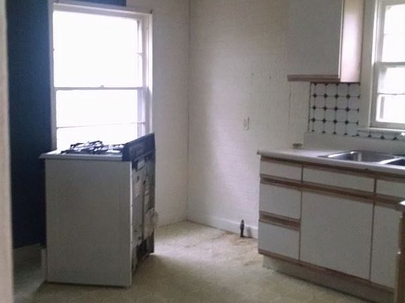 4th image of 3228 Mona St