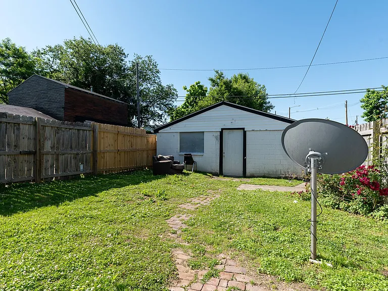 500 E Ormsby Ave — Photo 17