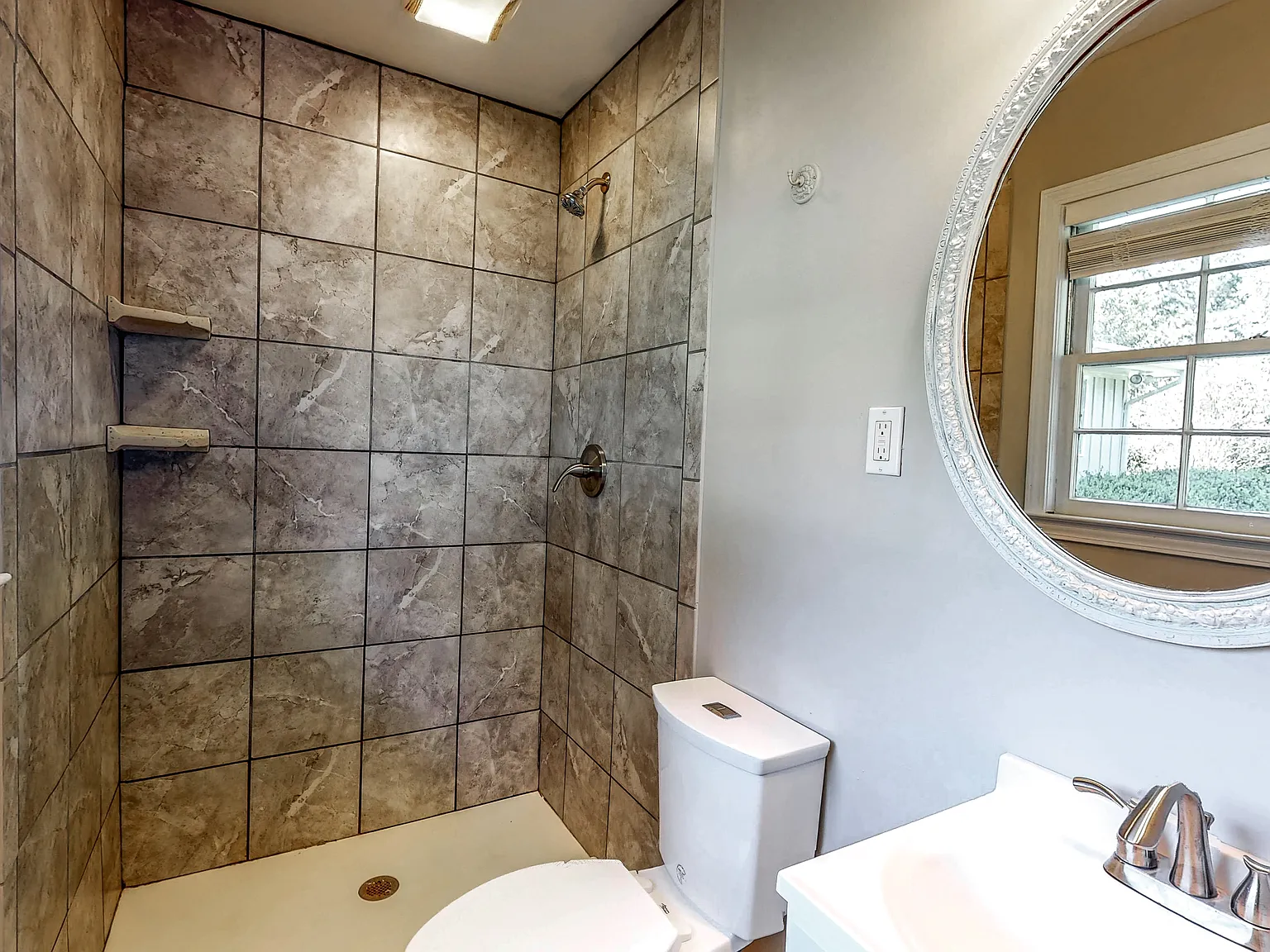 4 bed, 2.0 bath, 1356 sqft, $780 — Photo 4