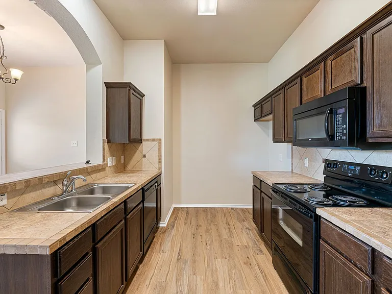 332 Schirra Ct — Photo 6