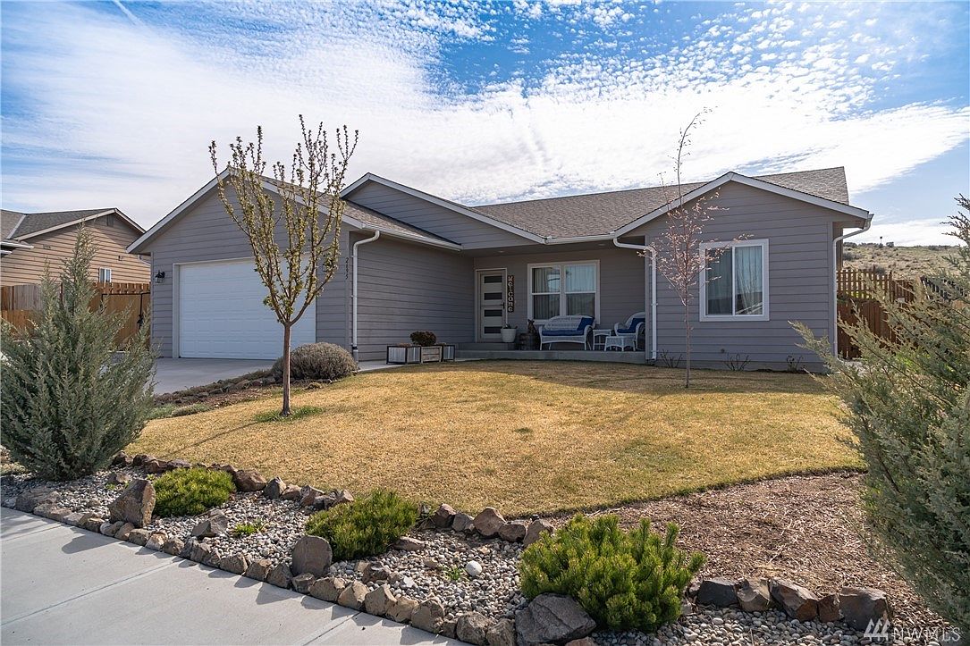 2695 Semolina Loop East Wenatchee Wa 98802 Zillow
