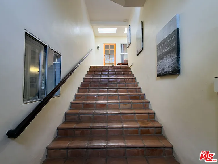 3740 Lankershim Blvd — Photo 7