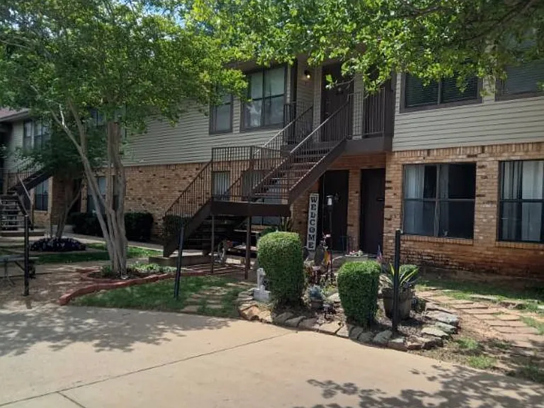 326 Peach St — Photo 3