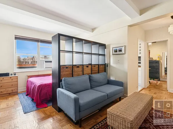 550 Grand Street J8D image 2 of 18