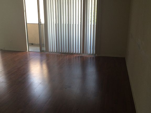 5th image of 6041 Whitsett Ave APT 107