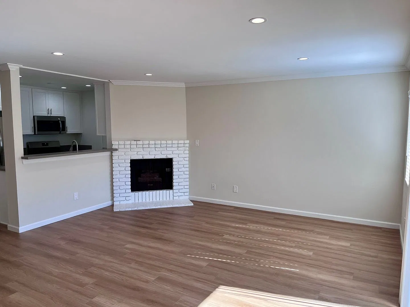 2475 Corinth Apartments — Photo 4