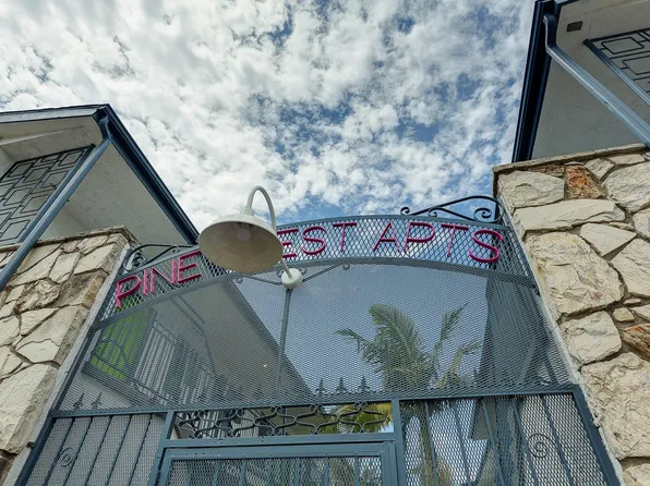 Pine Crest Apartments