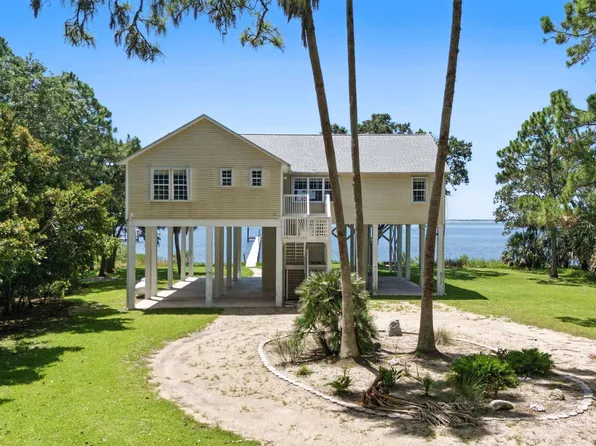 2606 Us Highway 98 E, Lanark Village, FL 32323