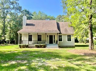 387 Hackberry Dr, Onalaska, TX 77360