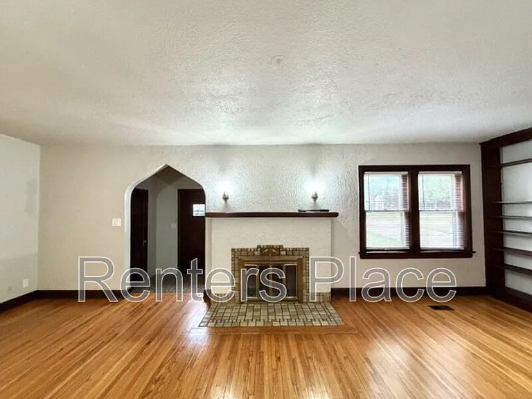 5524 S Owasso Ave — Photo 4