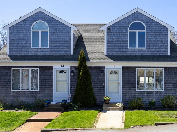 8 Seashore Park Dr APT 14, Provincetown, MA 02657