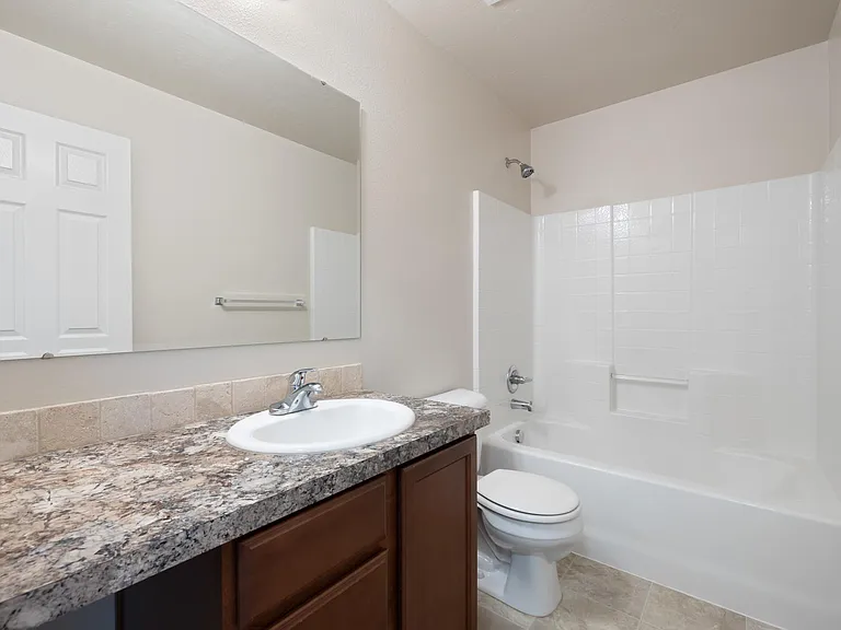 1102 E Rutherglen St — Photo 25