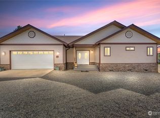 39 Long Dr, Pateros, WA 98846