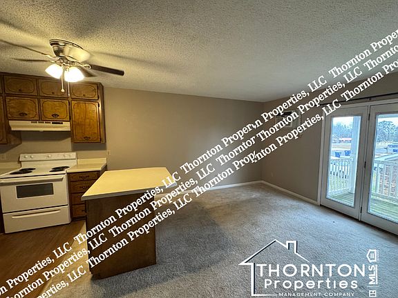 3rd image of 500 Pinehurst Dr #7