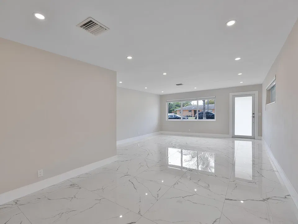 215 Evergreen Dr