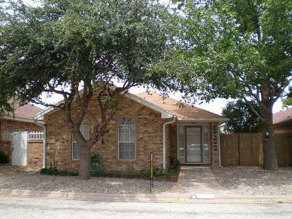 2nd image of 4138 Laurel Oak Dr