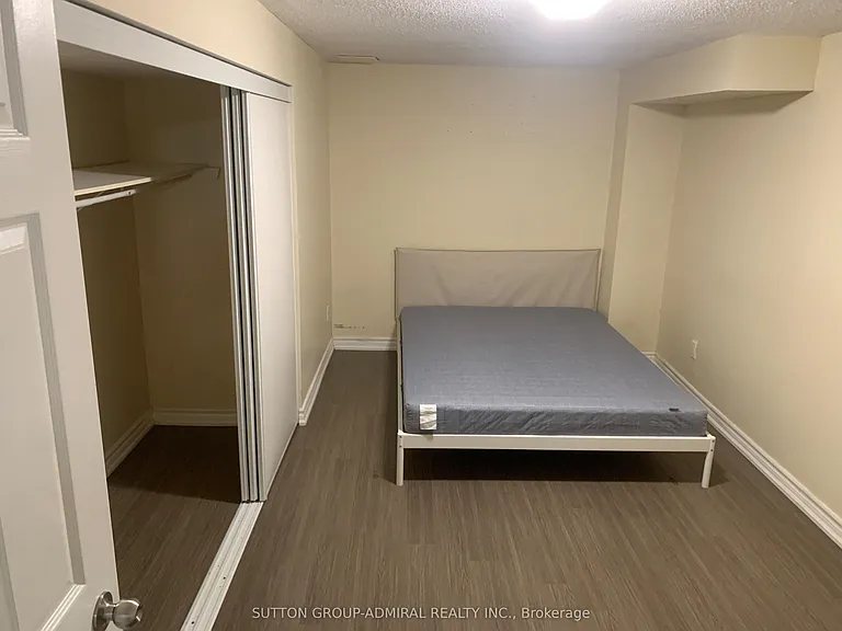 5 Coventry Ct #BASEMENT — Photo 12