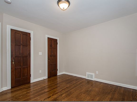 5th image of 2472 E 126th St