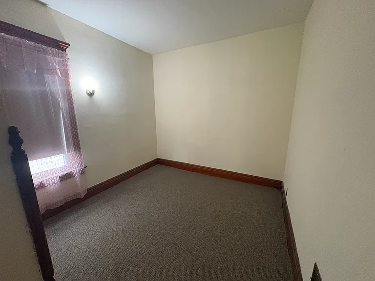 68 Baxter St — Photo 4