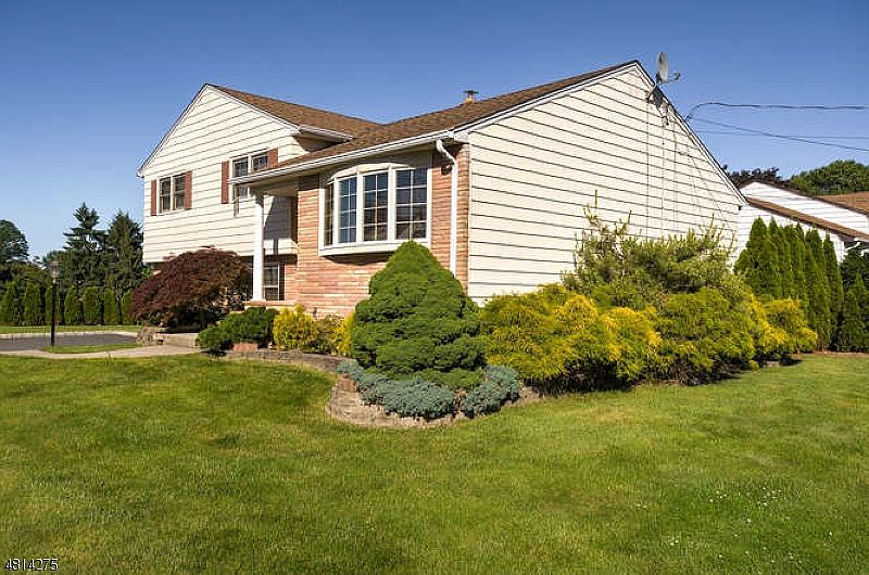 2nd image of 38 Plymouth Rd