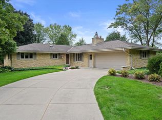 W151N7817 Hilltop Dr, Menomonee Falls, WI 53051