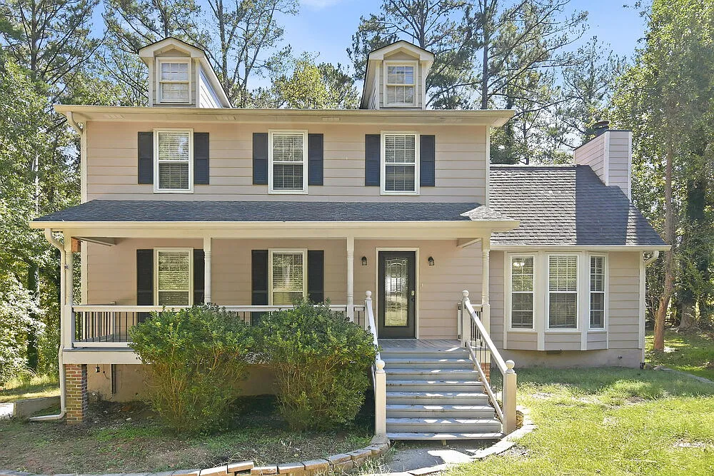 3 bed, 2.5 bath, 1796 sqft, $2,020 — Photo 1