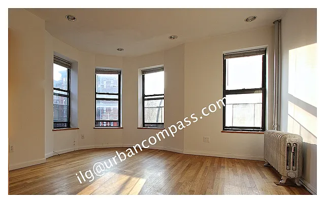 Rented by Compass | media 30